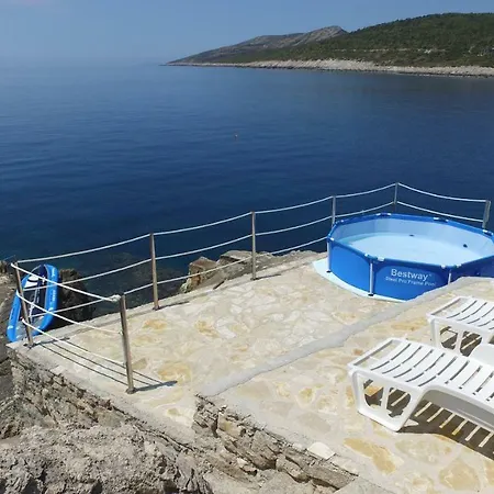 R&n Завалатица