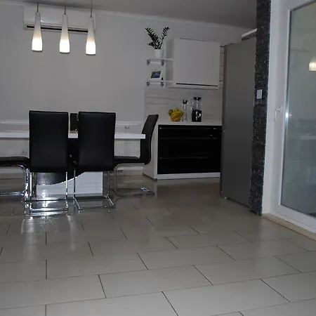 Apartamento R&n Zavalatica